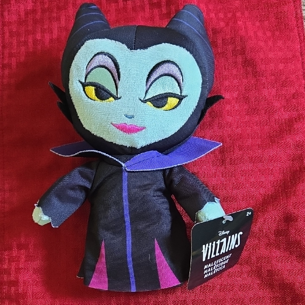 DISNEY VILLAINS plush Maleficent NWT (BIN 009)